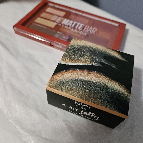 Maybelline warm matte eyeshadows, Nyx jelly highlighter - Picture 2 of 5